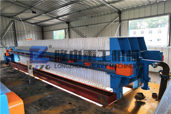 濾板炸裂的現(xiàn)象--板框壓濾機(jī)嚴(yán)重故障