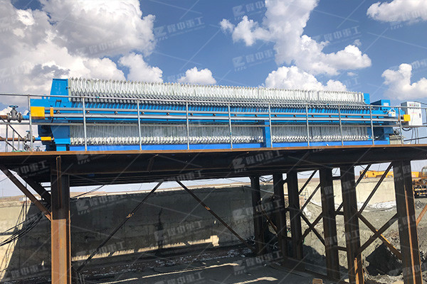 污泥壓濾機(jī)出料渾濁怎么辦？四招可以很好的解決這個(gè)問題